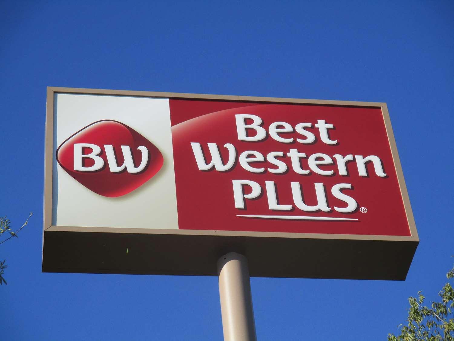 Best Western Plus Roland Inn & Suites San Antonio Bagian luar foto